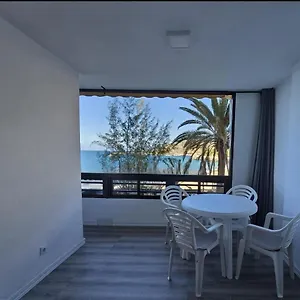 https://apto-en-1ra-linea-playa.in-canary-islands.com